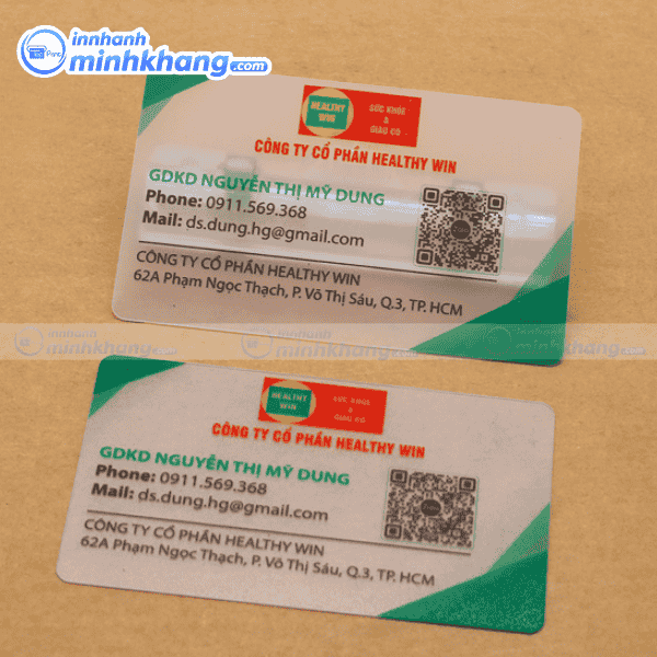 Mẫu name card nhựa trong suốt sang trọng cho doanh nhân