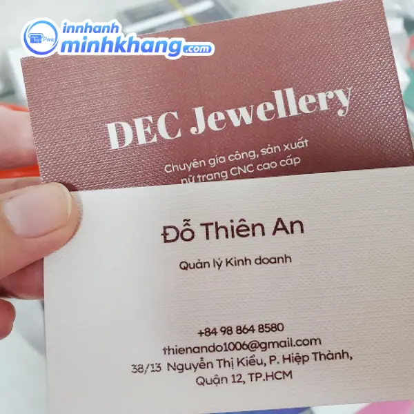 Mẫu name card được cán màng nhám
