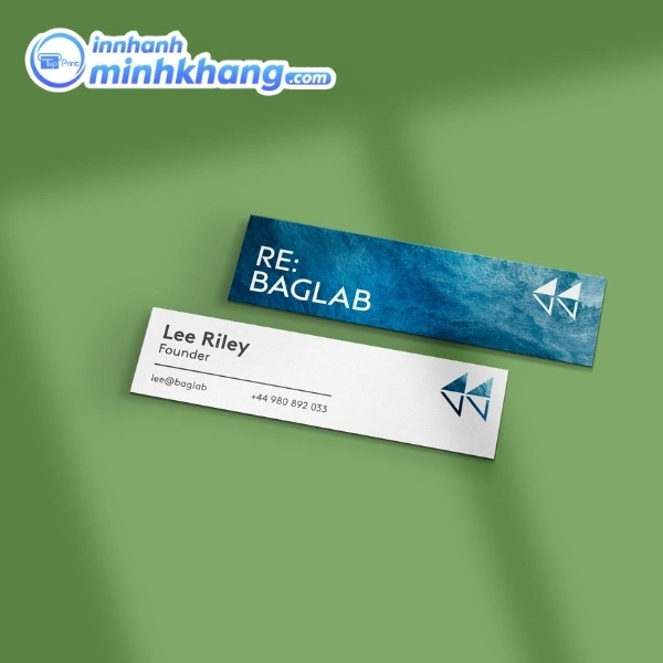 Mẫu name card mini 70x45mm chỉ chứa logo và mã QR